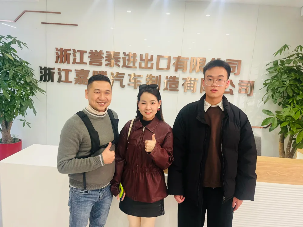 Customer visits and moments shared with the Yutai team. 3